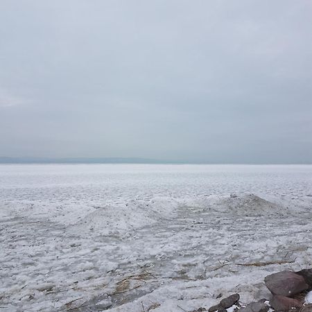 Csalad-Barat Apartman Balatonlelle Exteriör bild