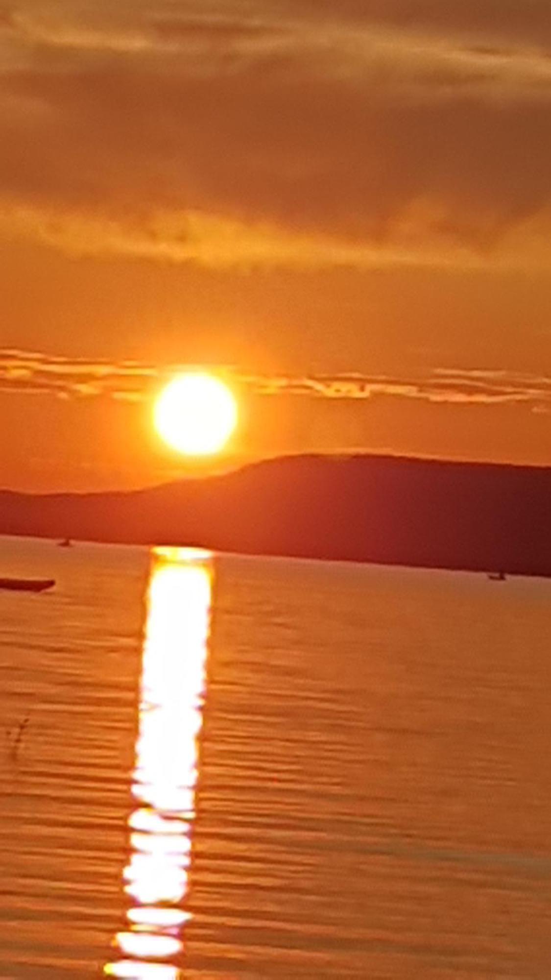 Csalad-Barat Apartman Balatonlelle Exteriör bild