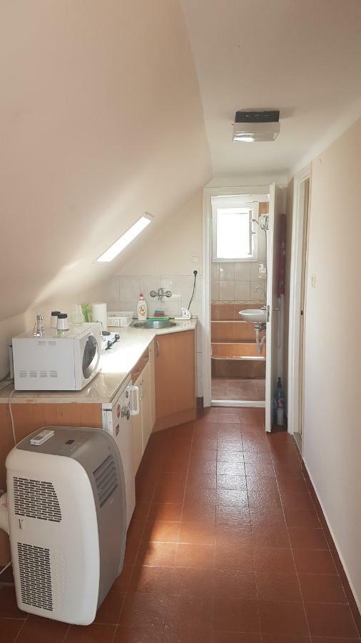Csalad-Barat Apartman Balatonlelle Exteriör bild