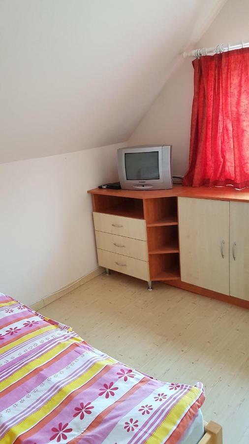 Csalad-Barat Apartman Balatonlelle Exteriör bild
