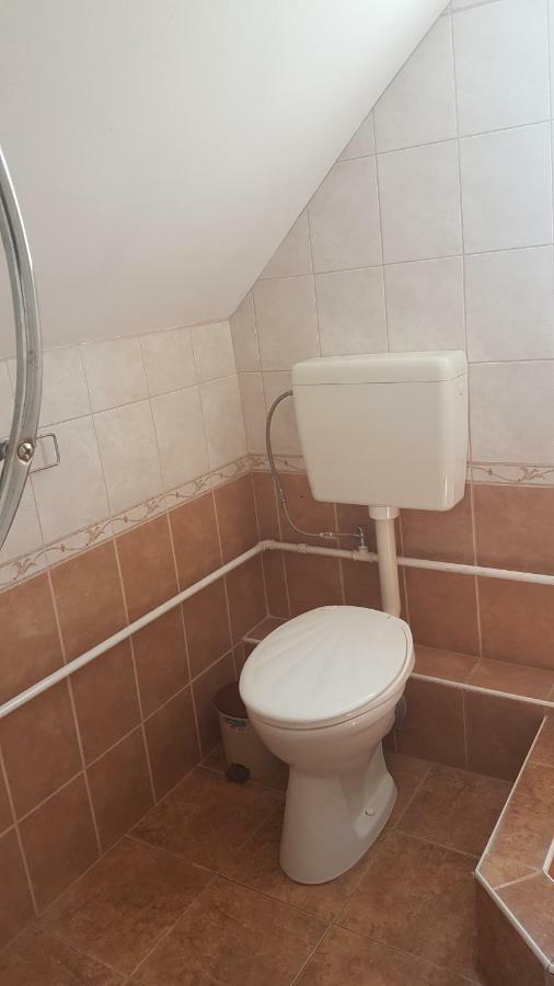 Csalad-Barat Apartman Balatonlelle Exteriör bild